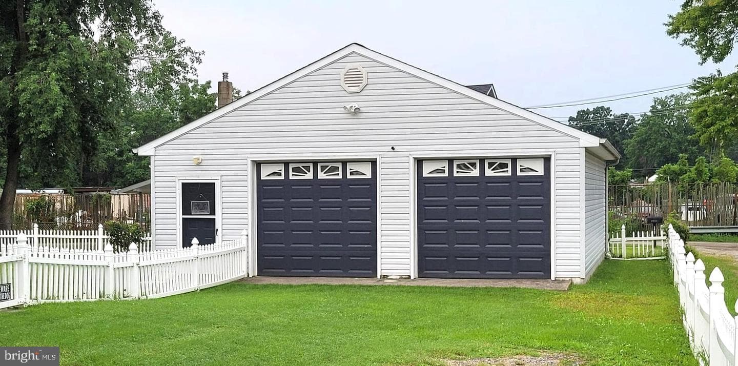 3933 N Point Road photo 3