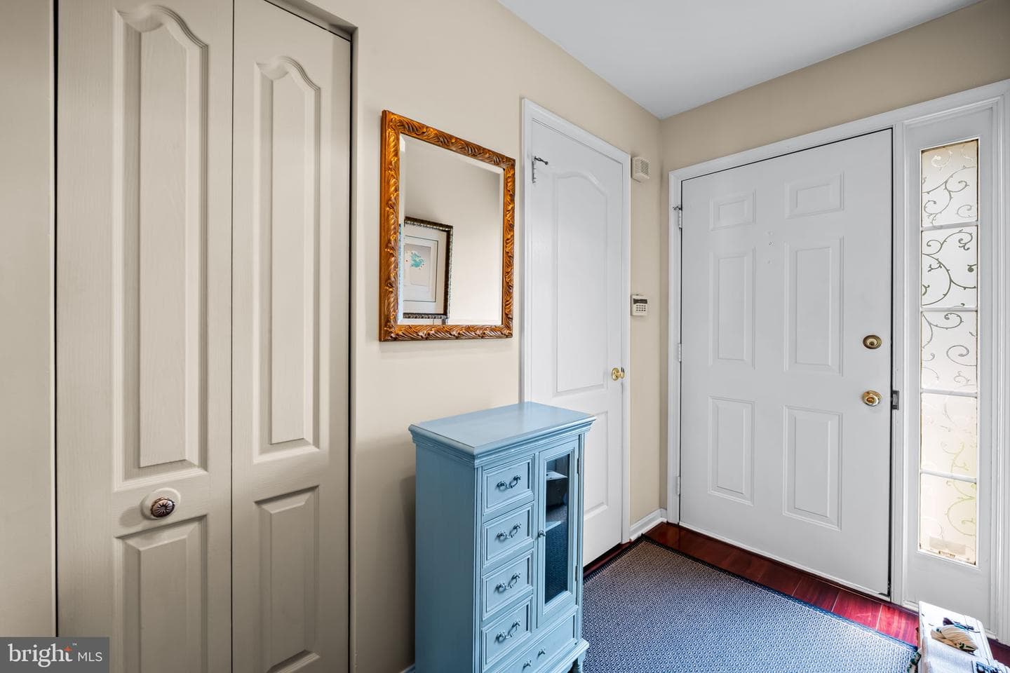 8 Empire Ct photo 4