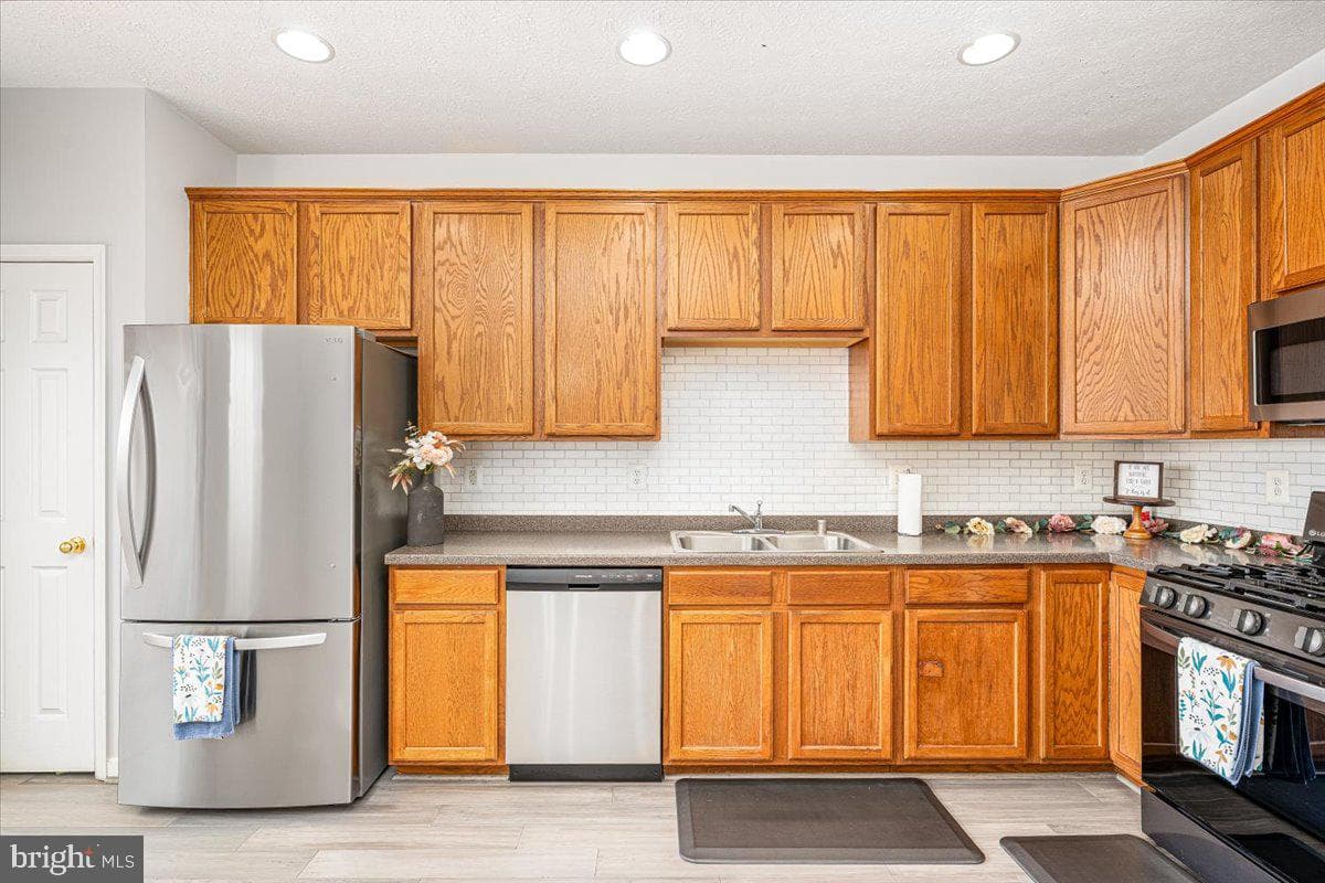 9605 Community Drive photo 17
