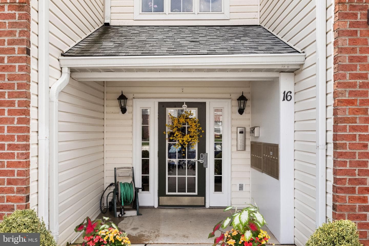 16 Brook Farm Court #16d