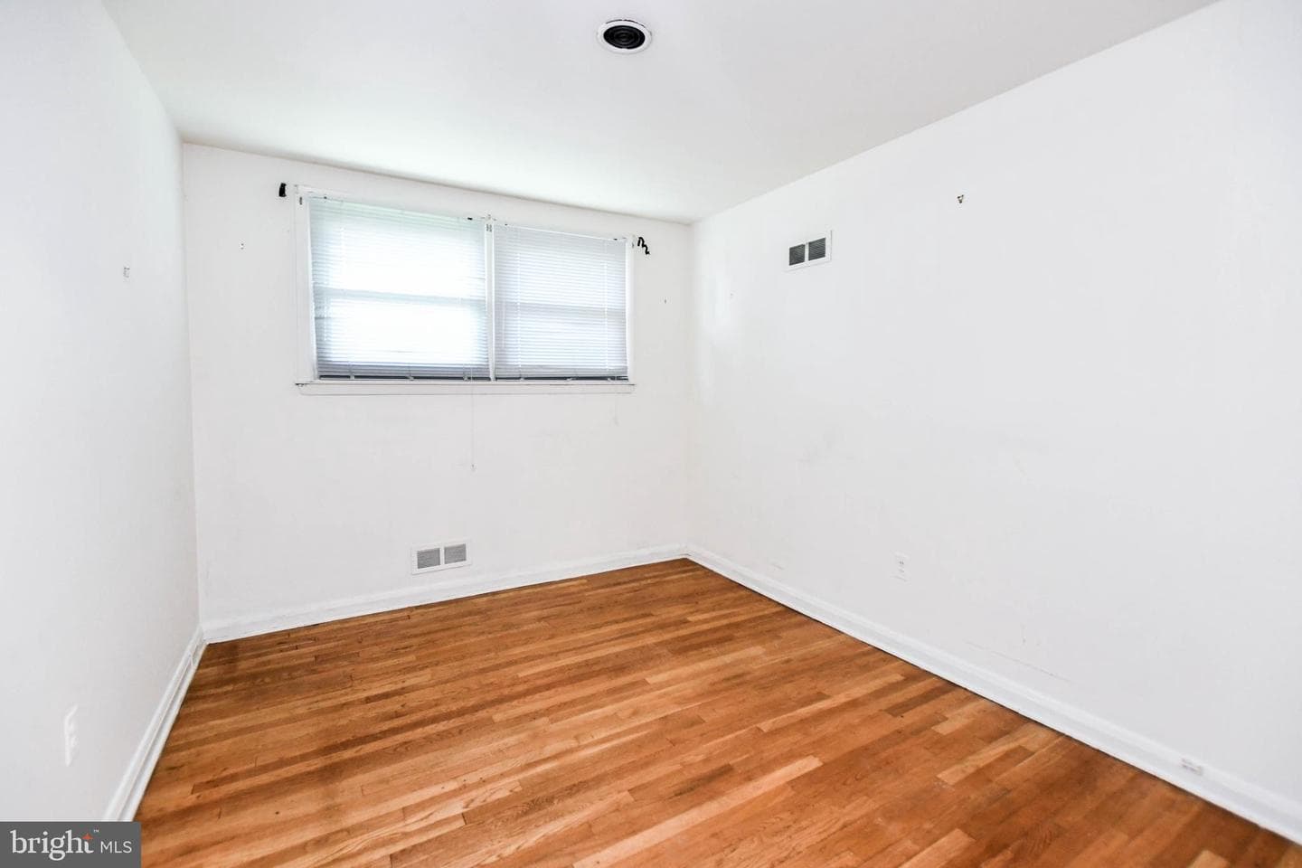 3542 Lynne Haven photo 23