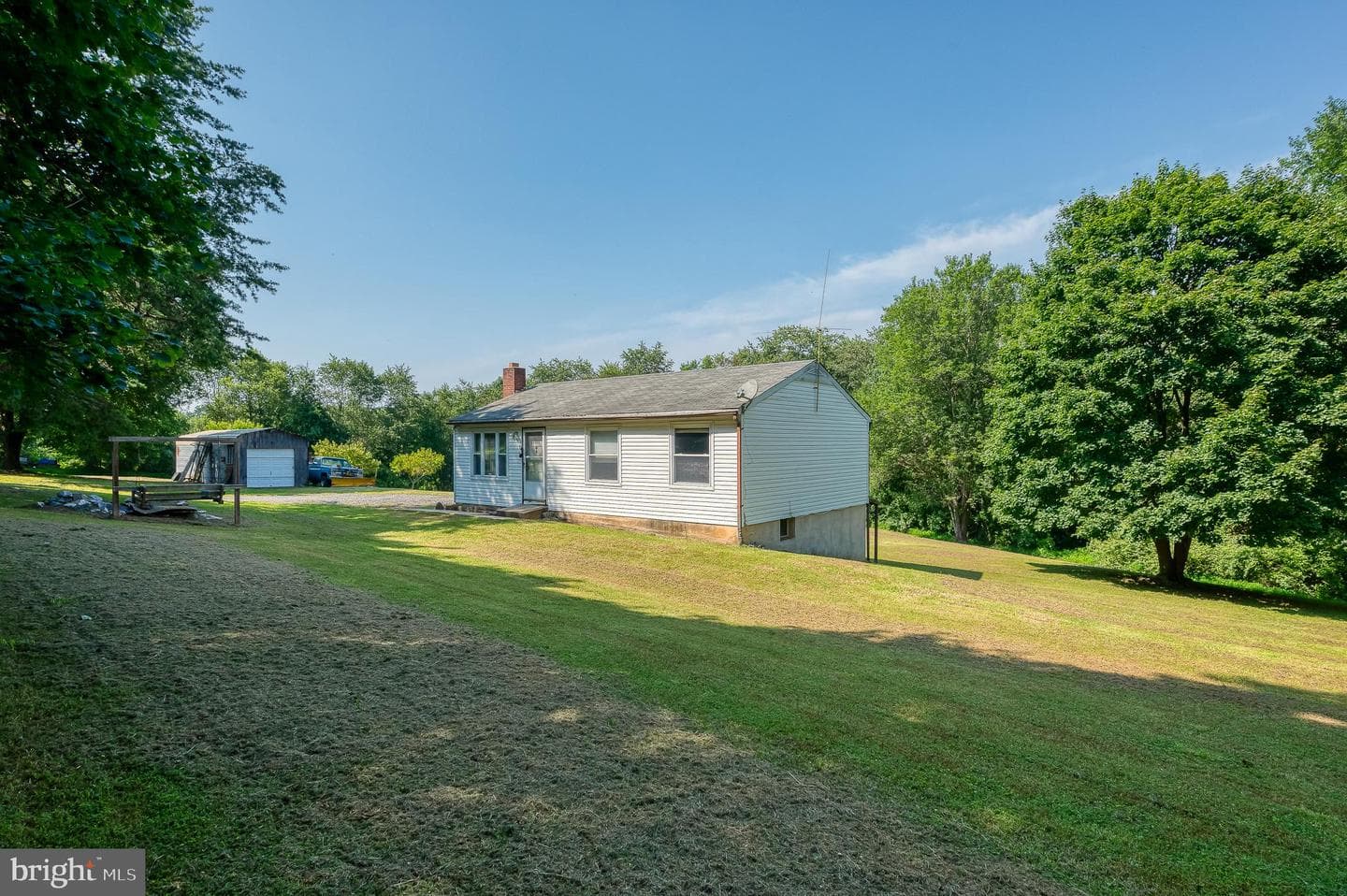 20542 Green Road photo 1