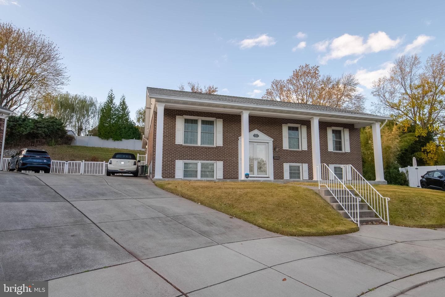 8006 Woodhaven Court photo 2