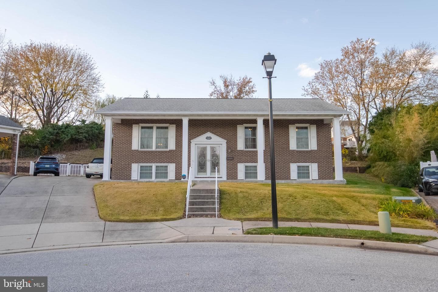 8006 Woodhaven Court photo 3