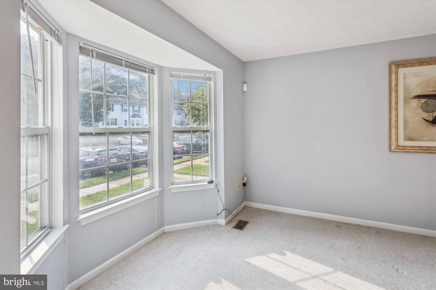 8826 Harkate Way photo 4