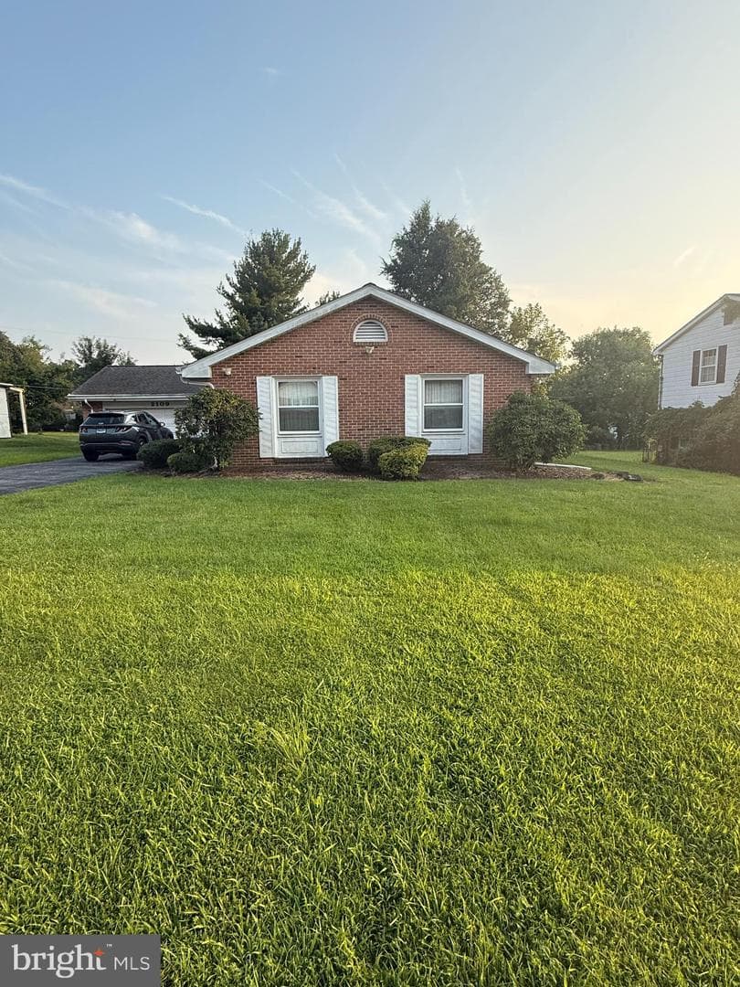 2109 Fernglen Way photo 4