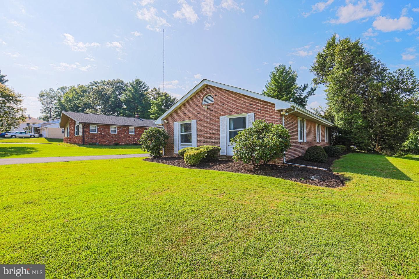 2109 Fernglen Way photo 6