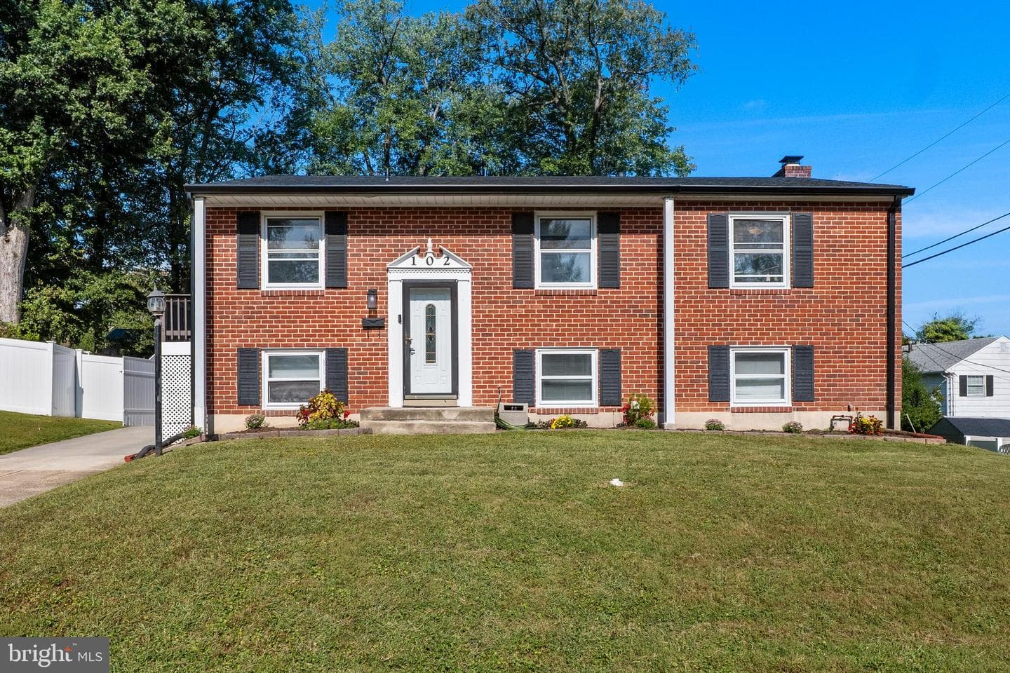 102 Danbury Road photo 1