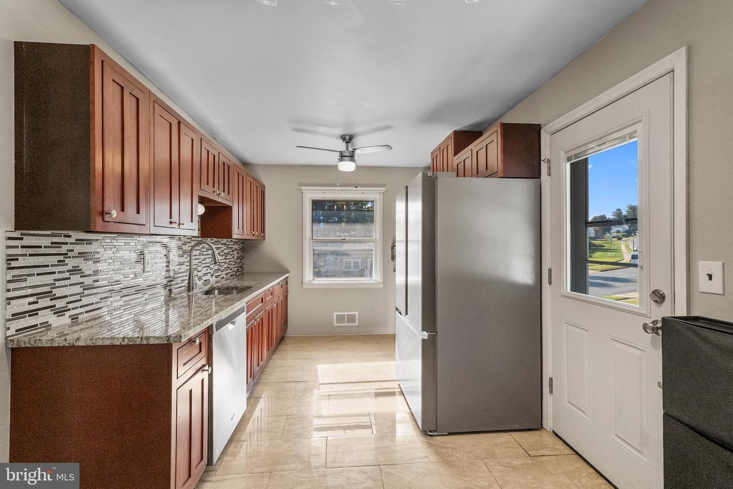 102 Danbury Road photo 8