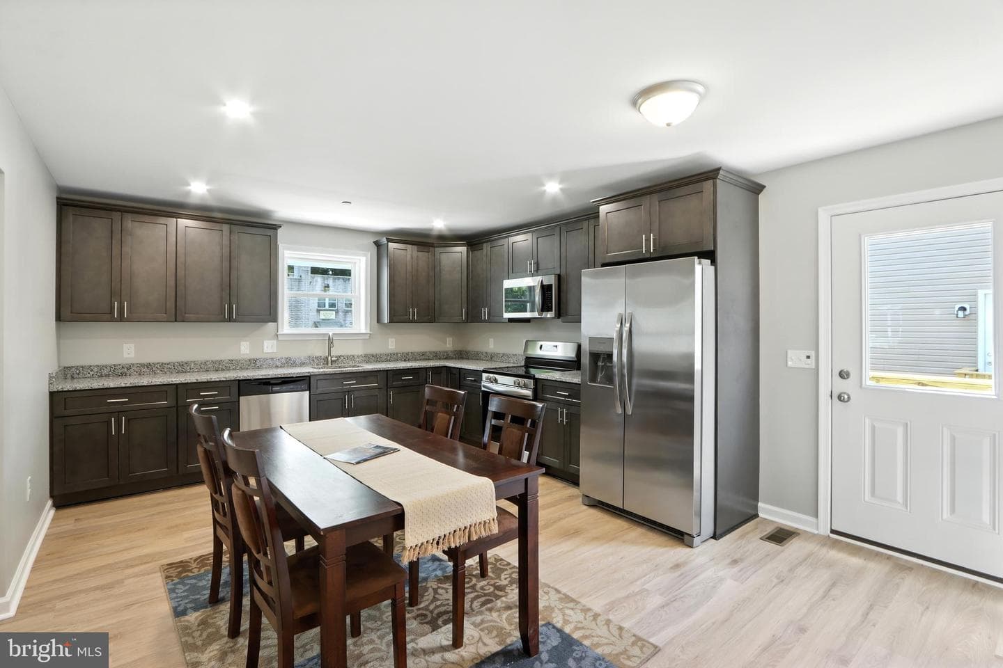 2732 Daisy Avenue photo 10