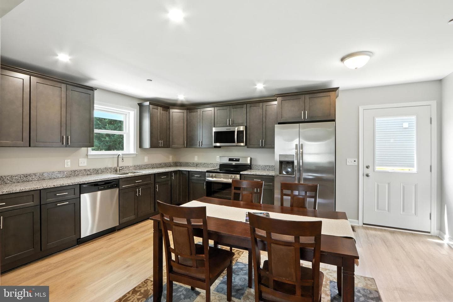 2732 Daisy Avenue photo 12