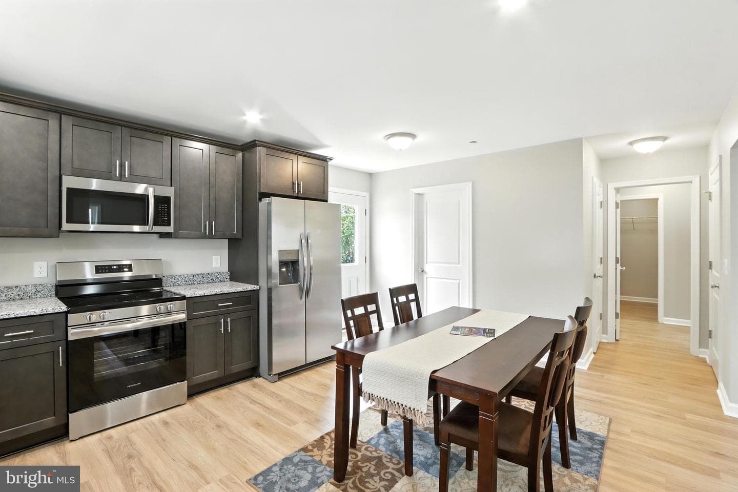 2732 Daisy Avenue photo 13