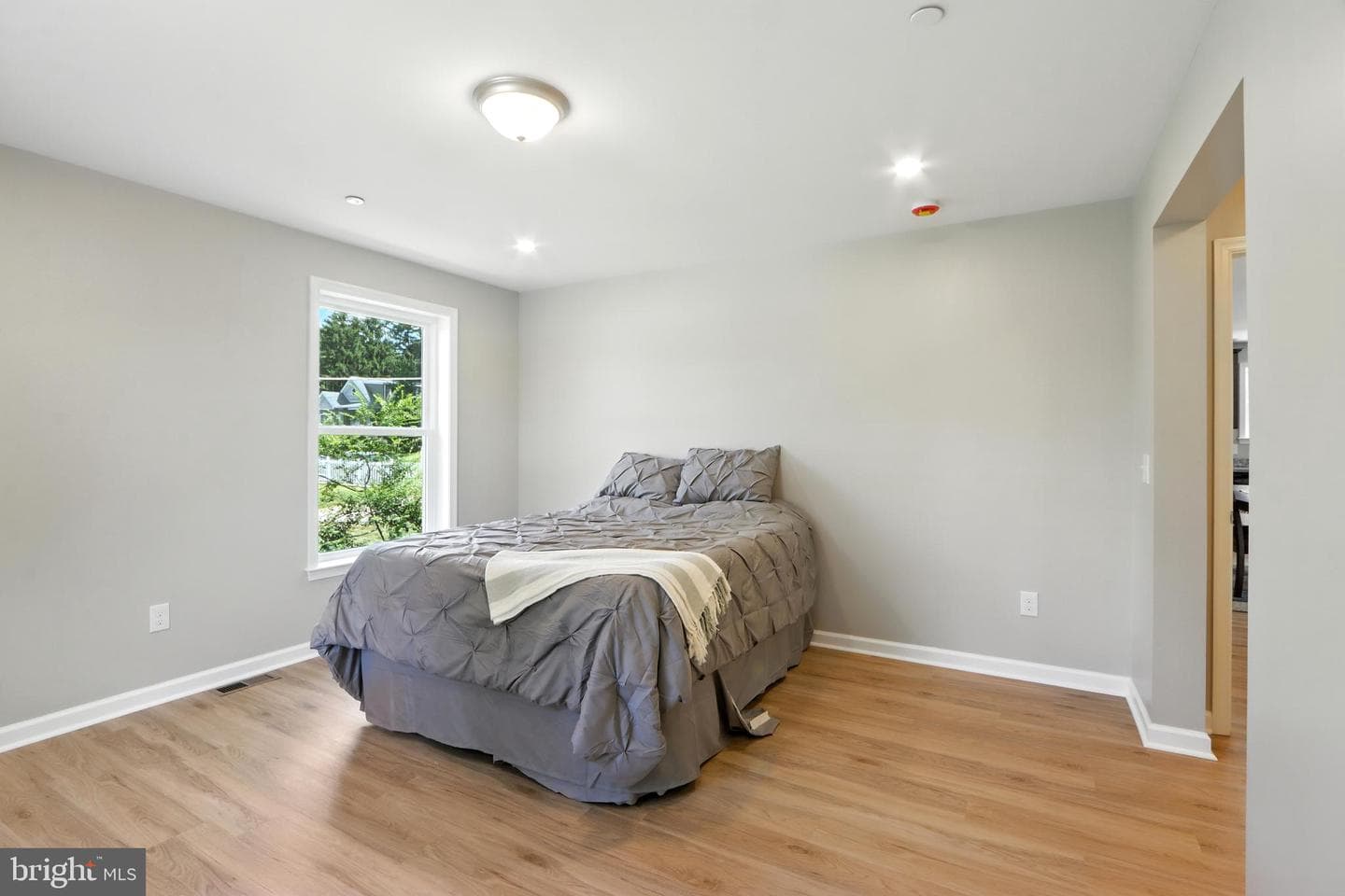 2732 Daisy Avenue photo 17