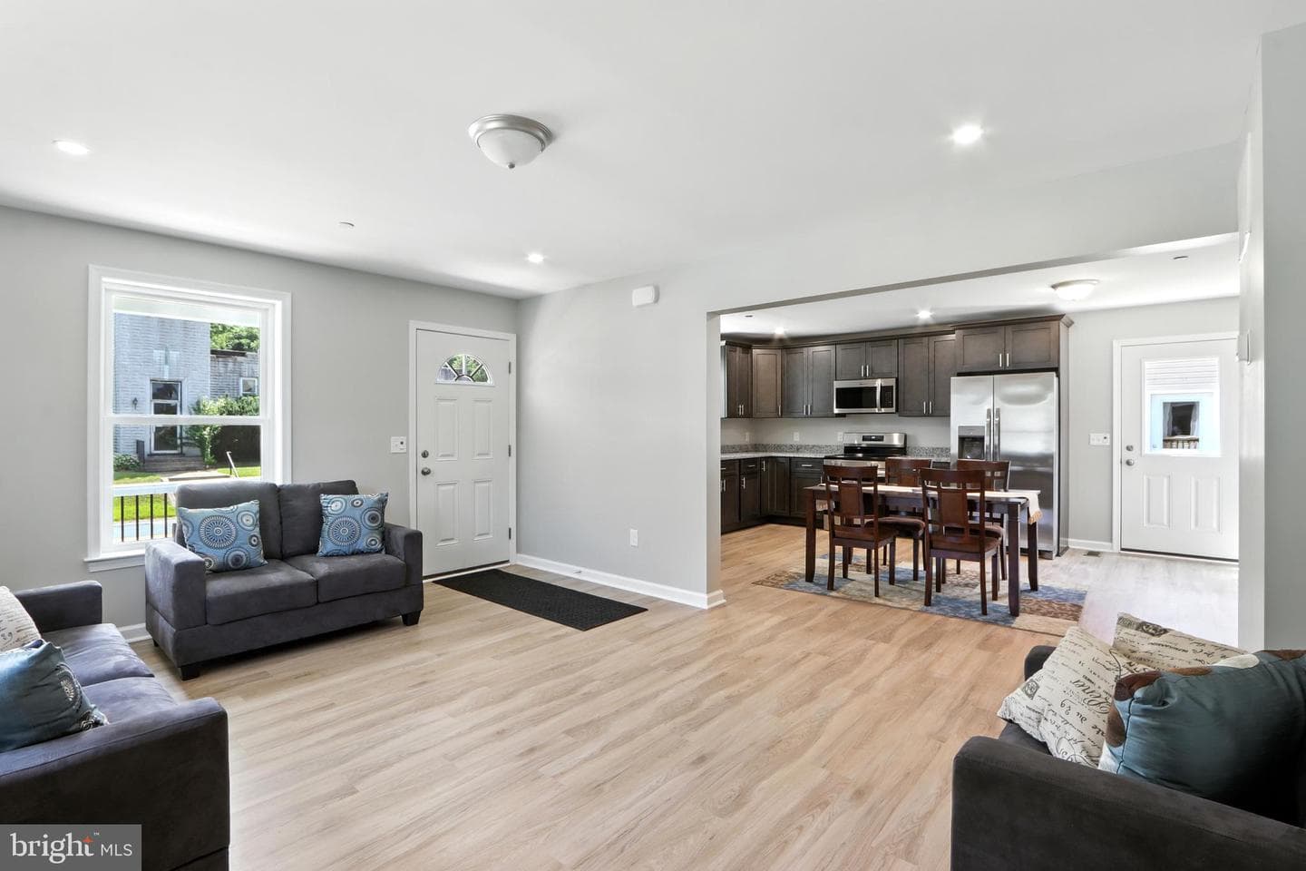 2732 Daisy Avenue photo 9