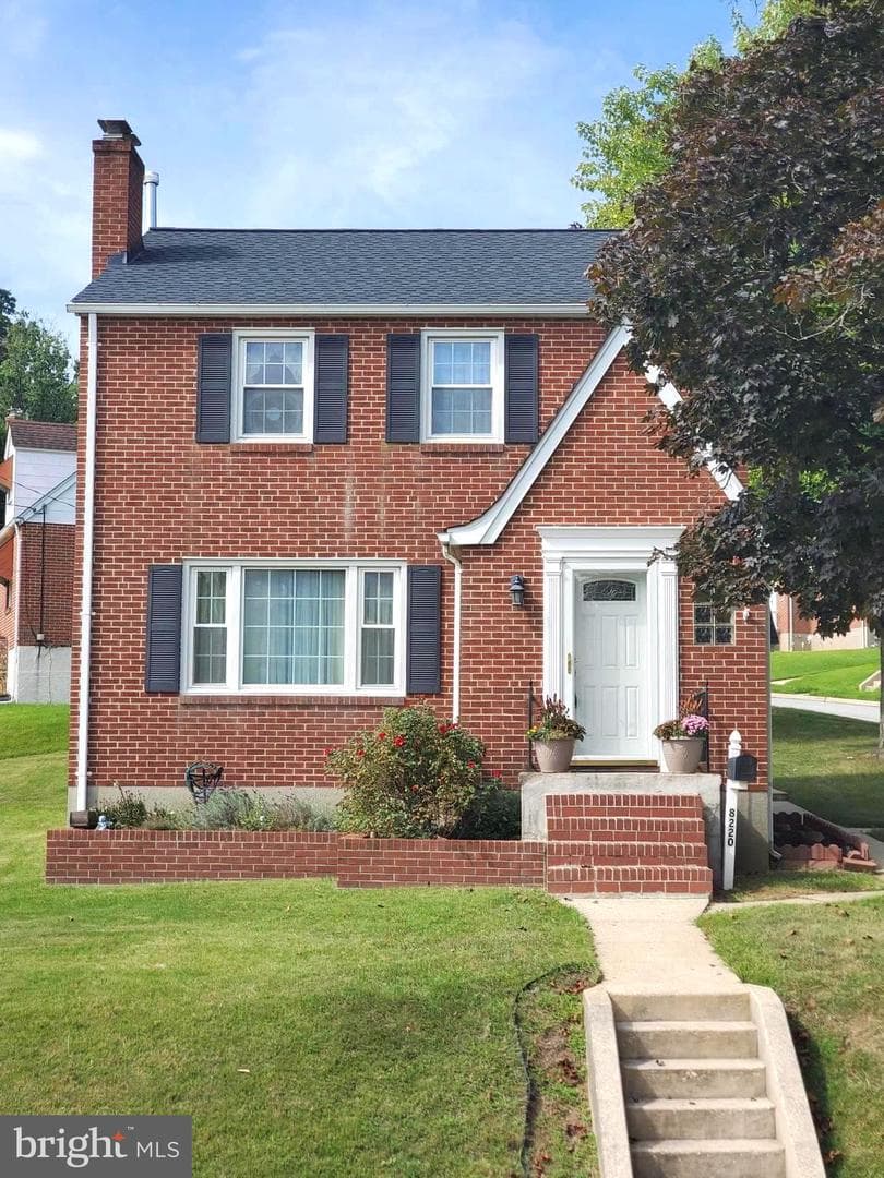 8220 Analee Avenue photo 2