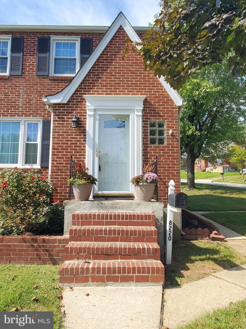 8220 Analee Avenue photo 3