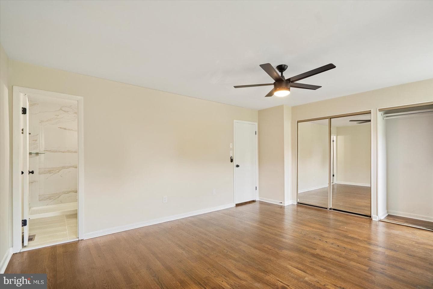 12 Englefield Square photo 16