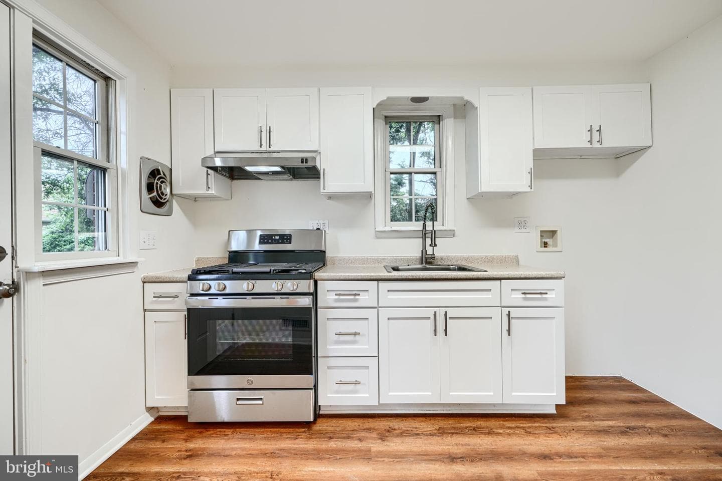 1813 Weyburn Road photo 10
