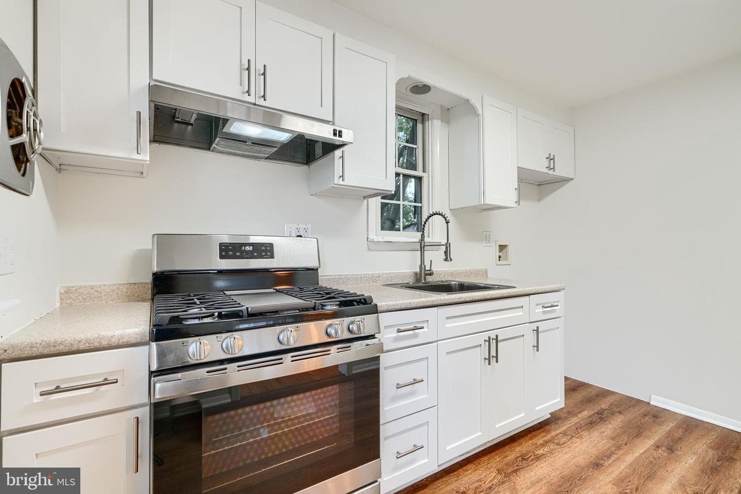 1813 Weyburn Road photo 11