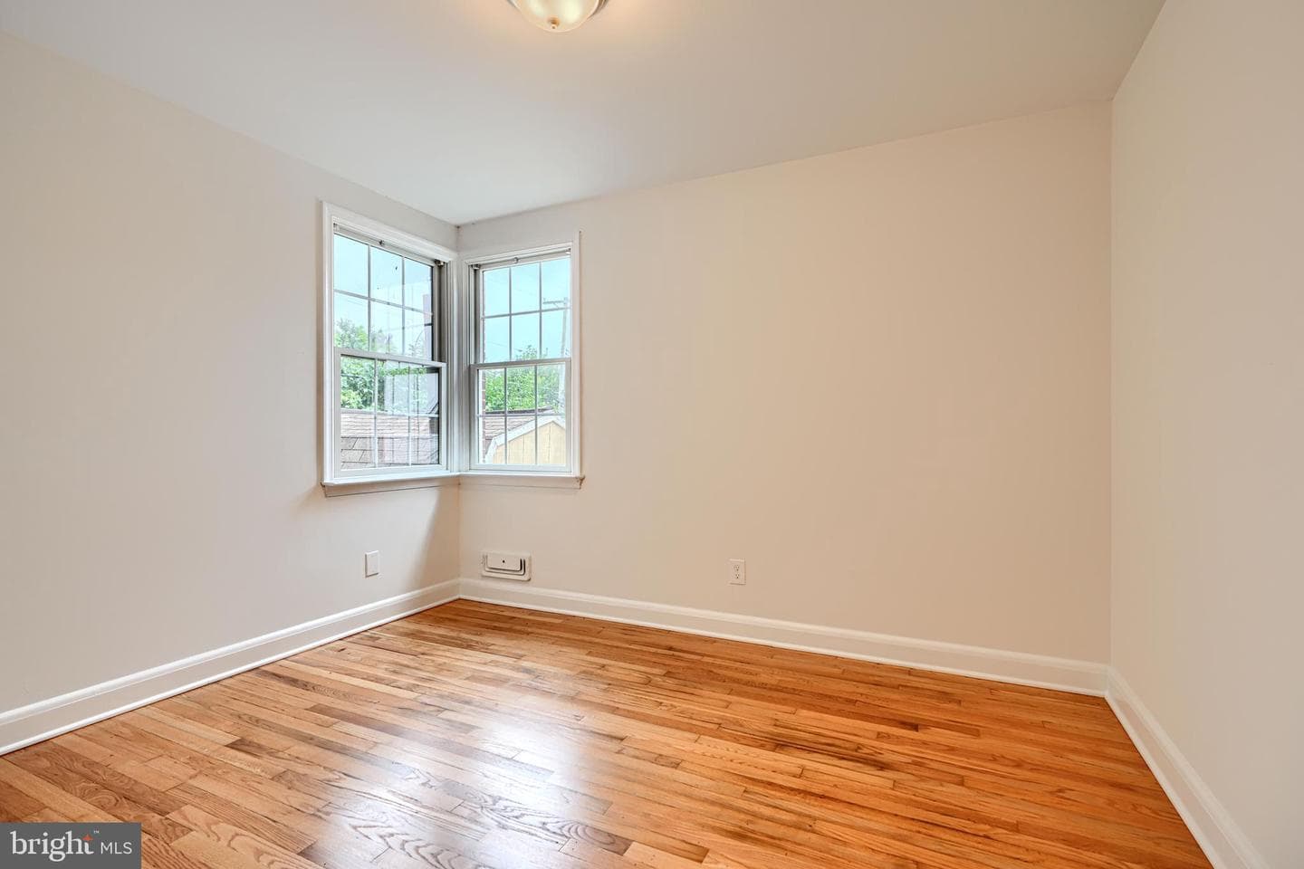 1813 Weyburn Road photo 14