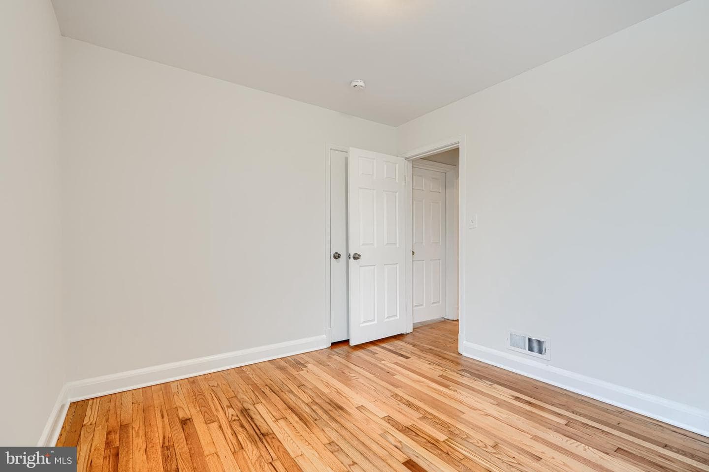 1813 Weyburn Road photo 17