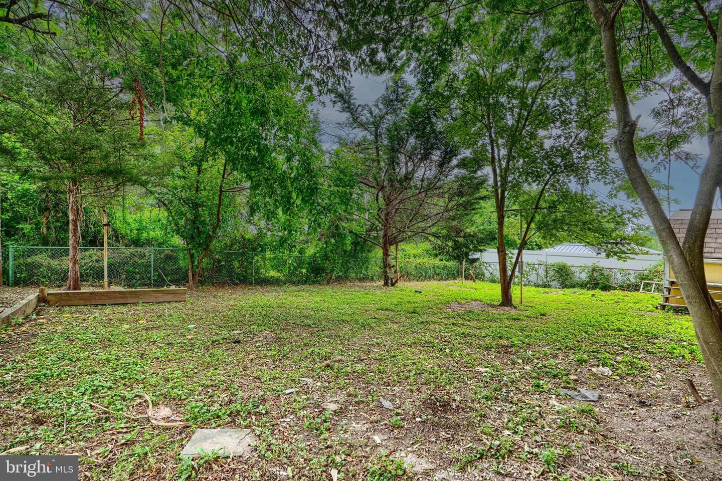 1813 Weyburn Road photo 38