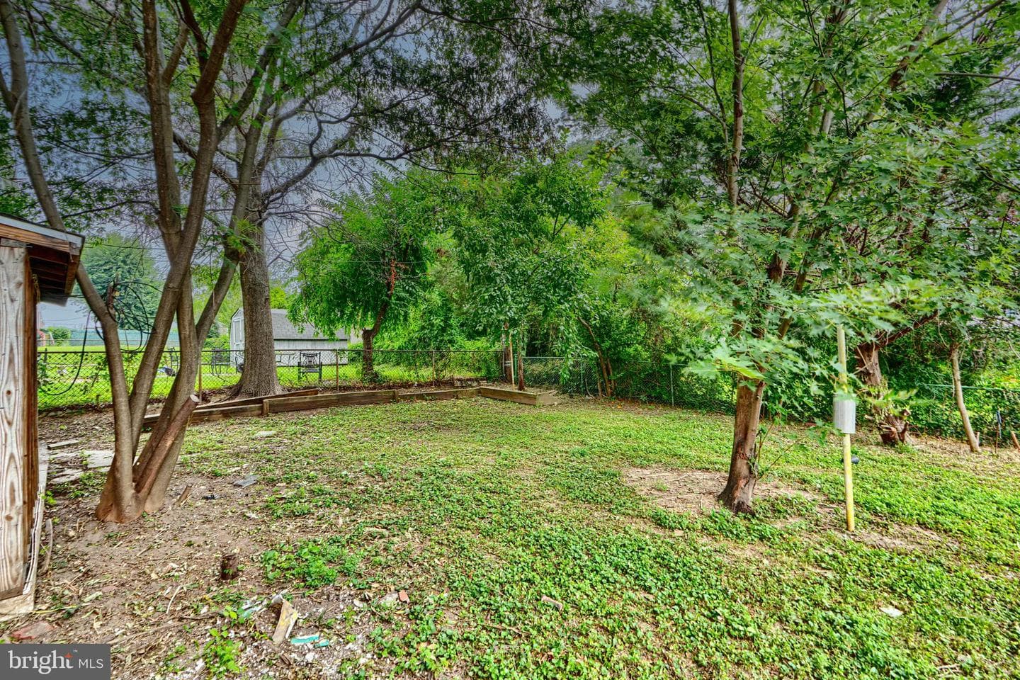1813 Weyburn Road photo 39