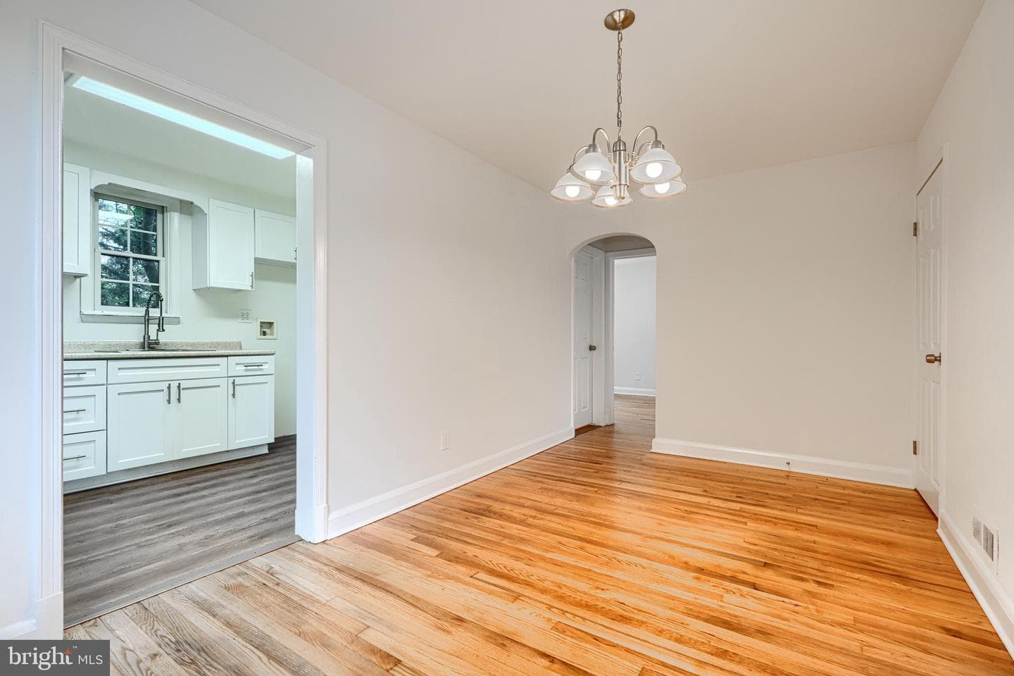 1813 Weyburn Road photo 9