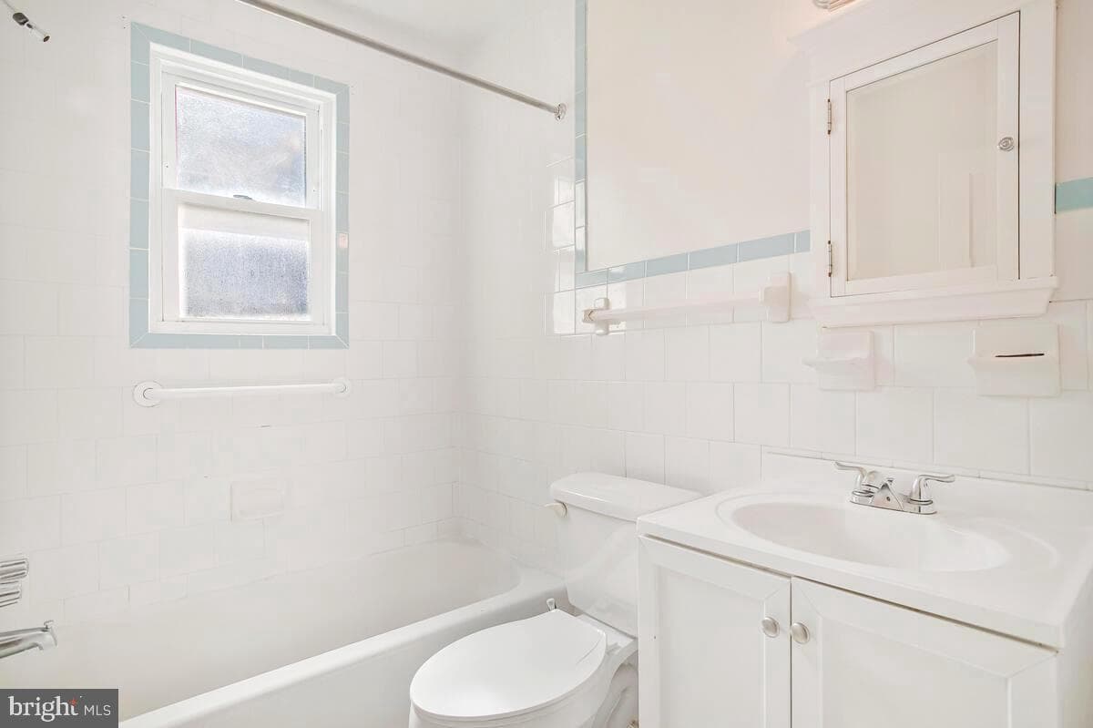 1230 Stevens Avenue photo 23