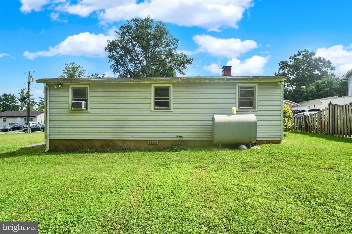 6011 Cecil Avenue photo 24