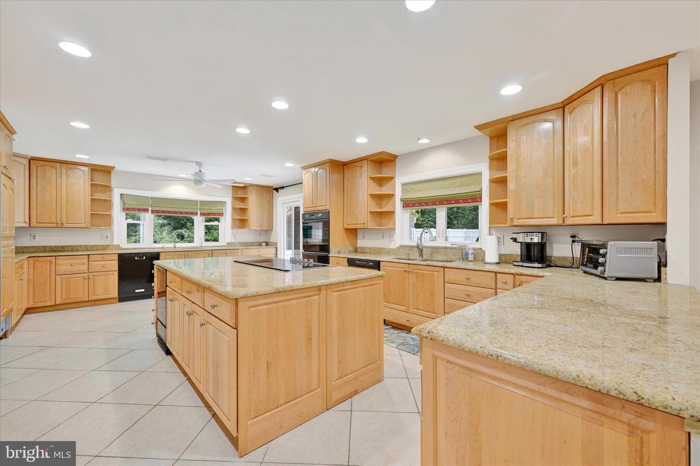 2304 Velvet Ridge Drive photo 13