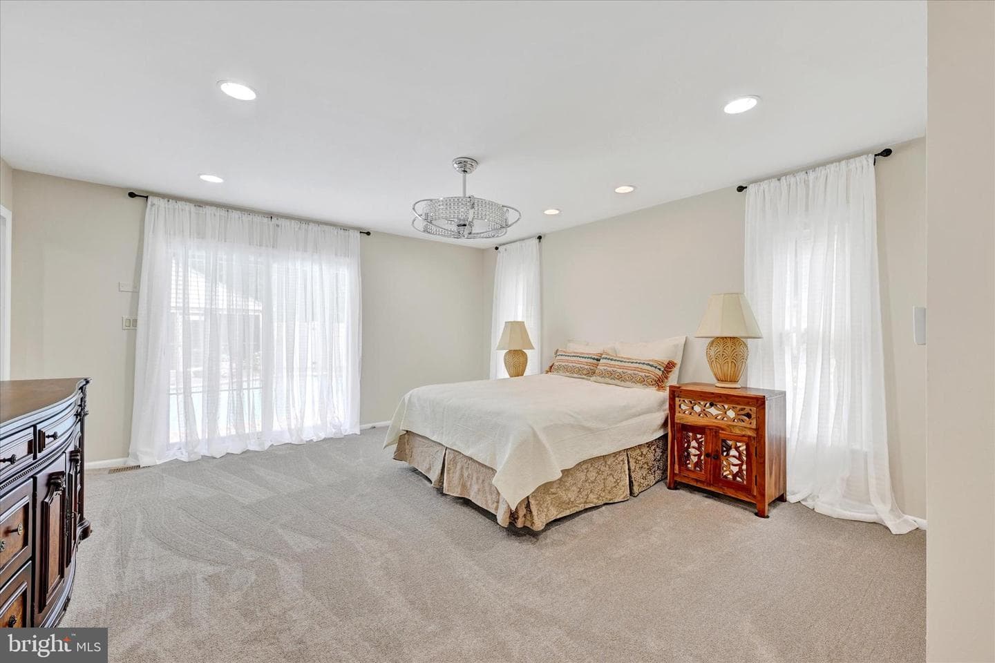 2304 Velvet Ridge Drive photo 17