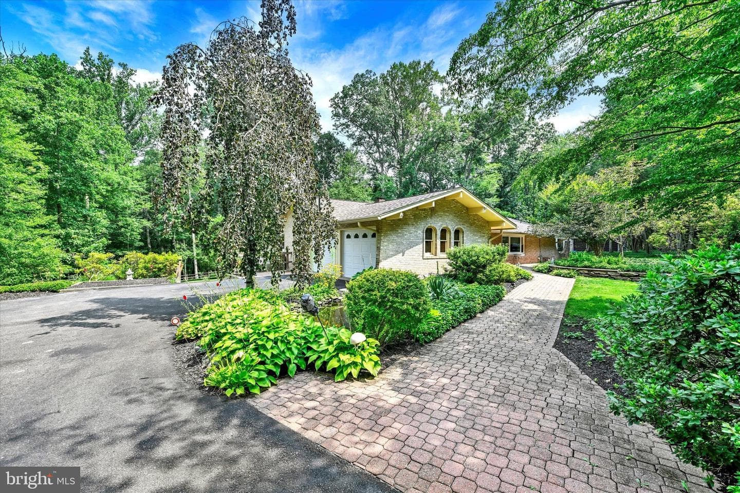 2304 Velvet Ridge Drive photo 2