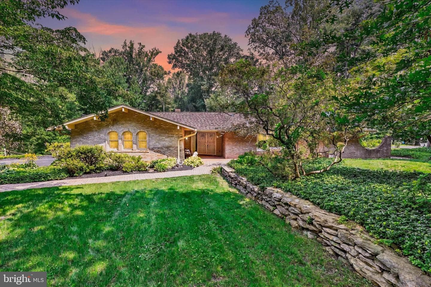 2304 Velvet Ridge Drive photo 4