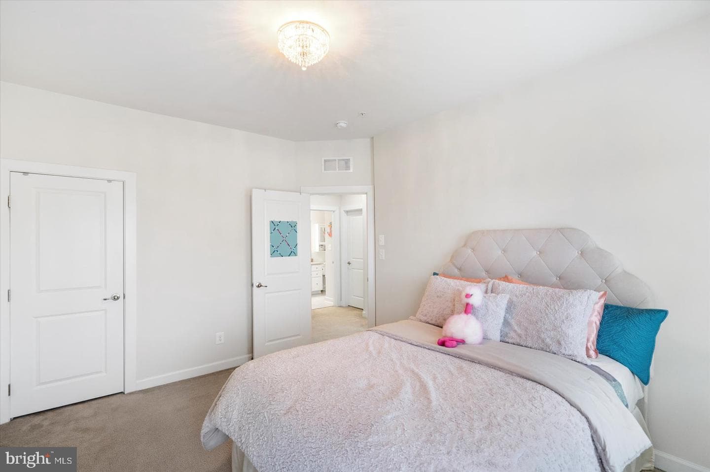 8634 Springvale Drive photo 32