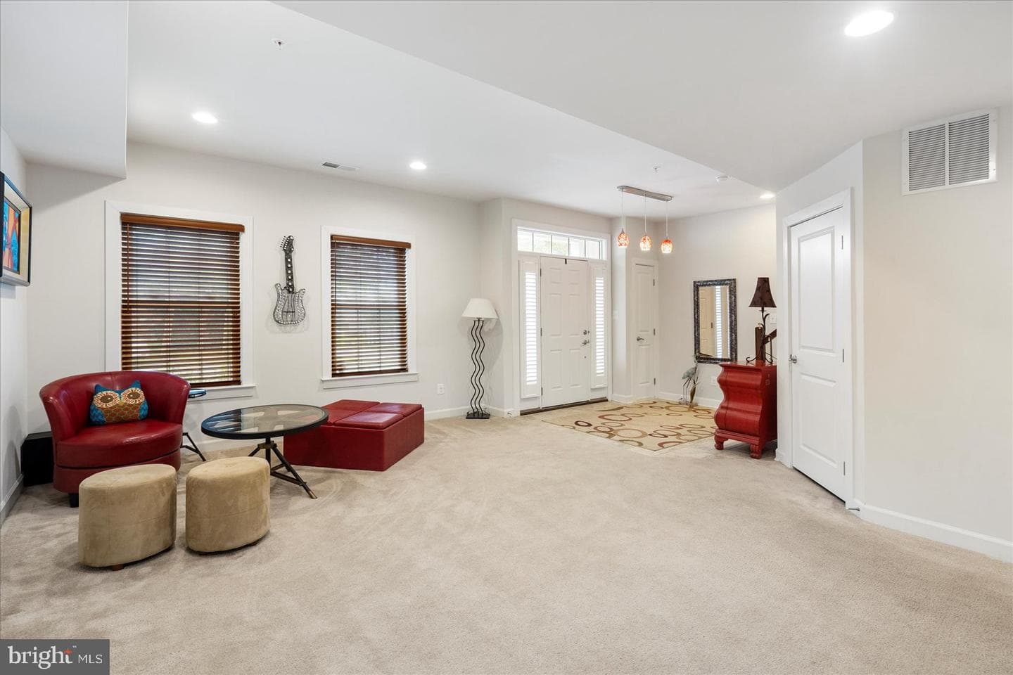 8634 Springvale Drive photo 5