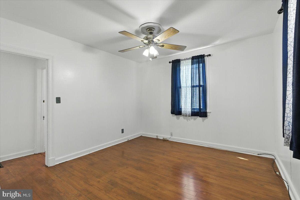 2109 Smith Avenue photo 8