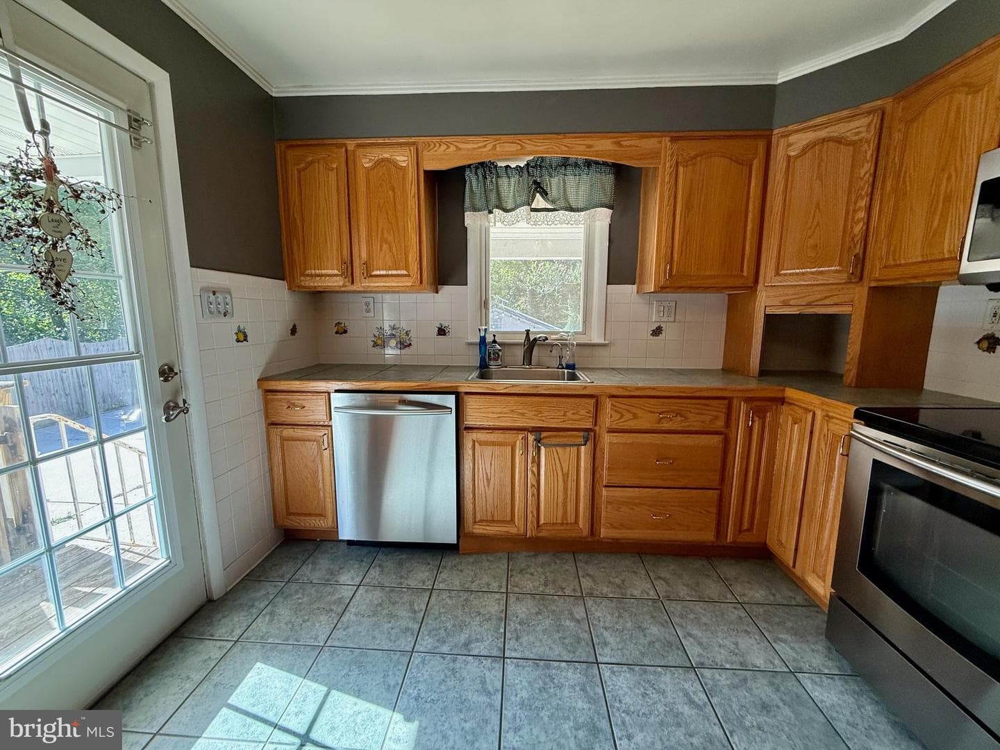 3817 Schroeder Avenue photo 14