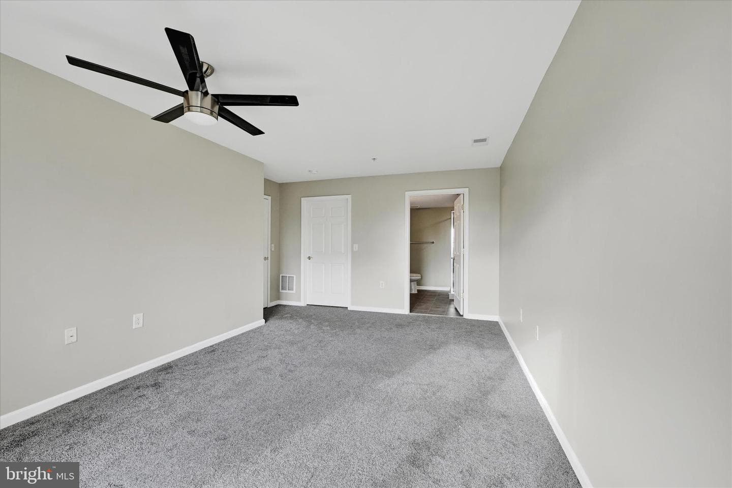 12240 Roundwood Road #706 photo 30