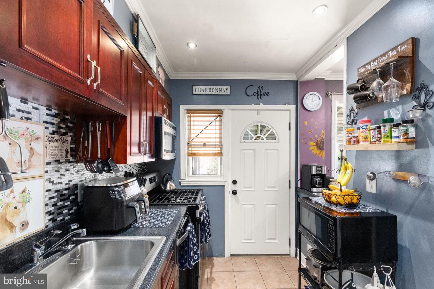 7168 Gough Street photo 8