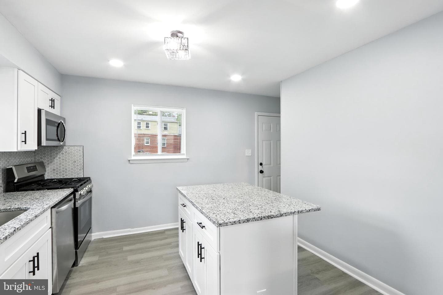 6603 Fairmount Avenue photo 3