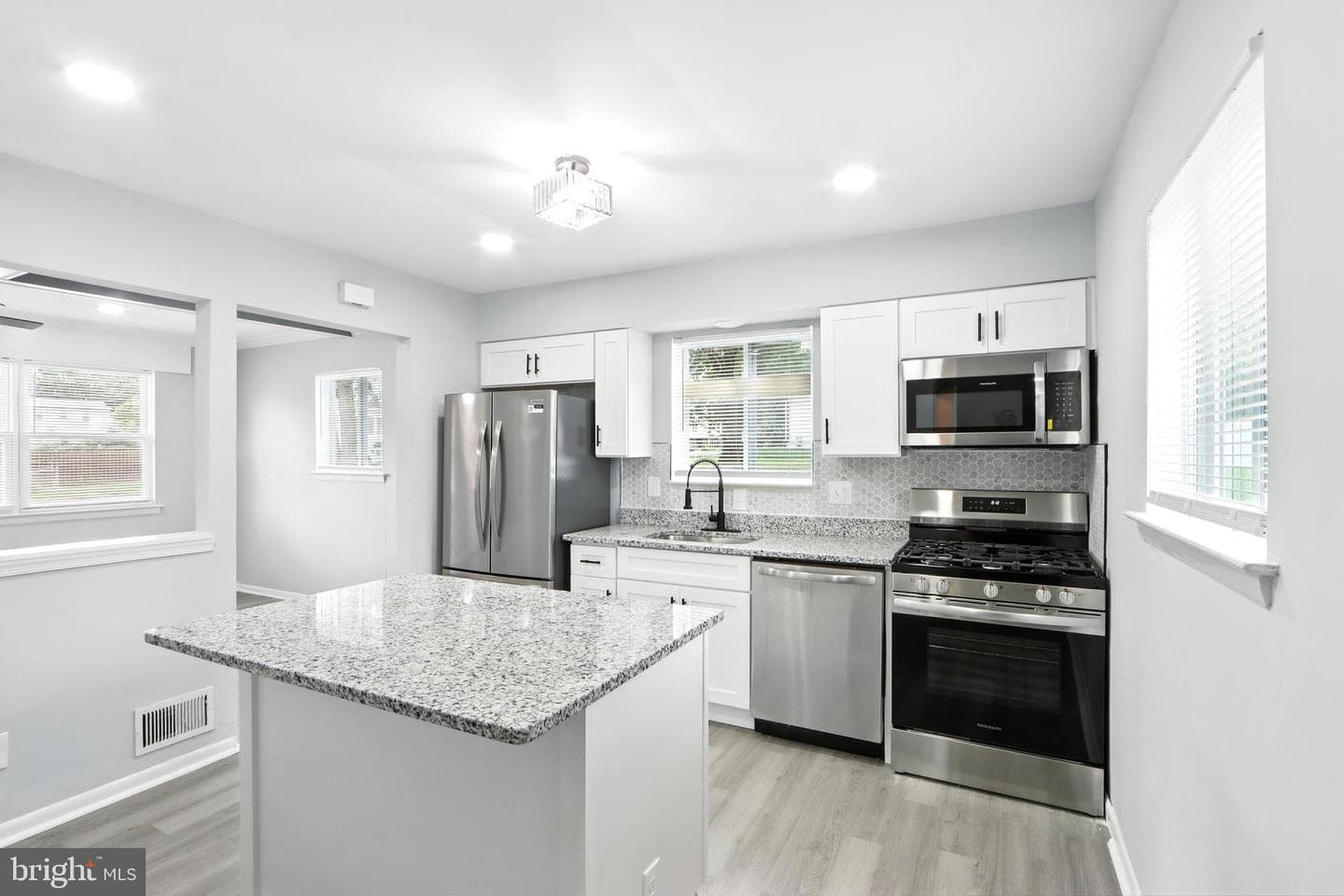 6603 Fairmount Avenue photo 5