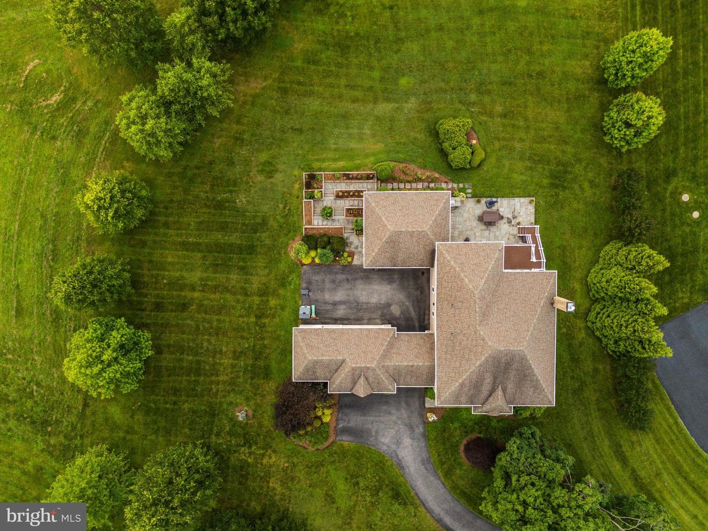3913 Briar Knoll Circle photo 15
