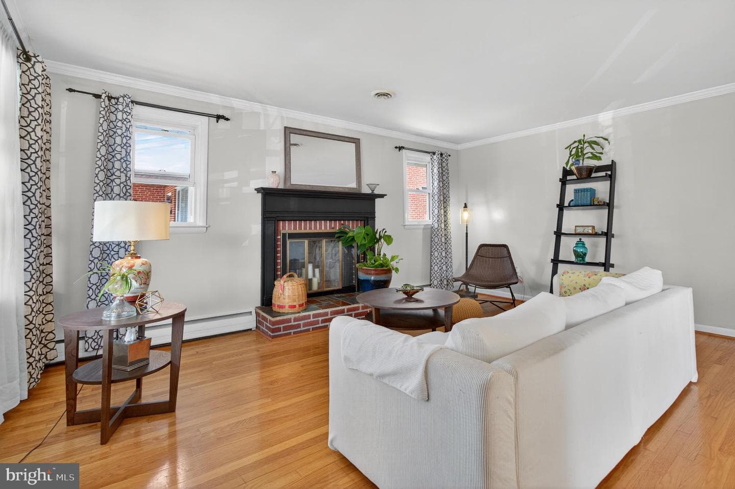8211 Laurel Drive photo 2