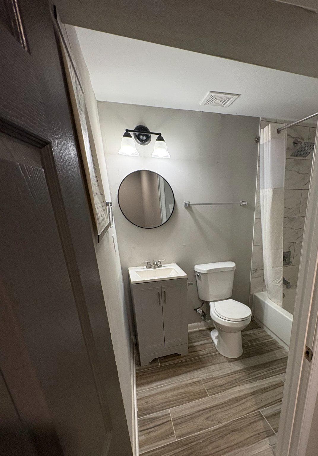 4510 Forest View Avenue photo 19