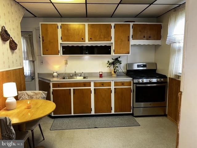 103 Wells Avenue photo 5