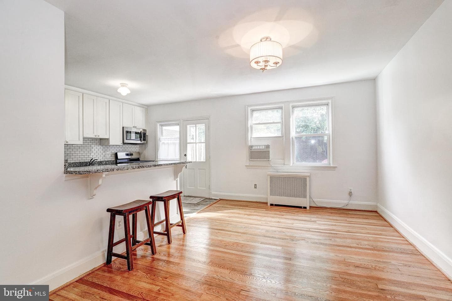 2471 Fairway photo 10