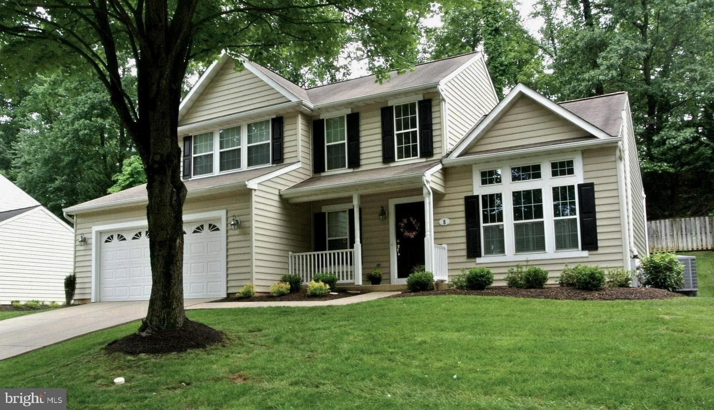 8 Farnham Way