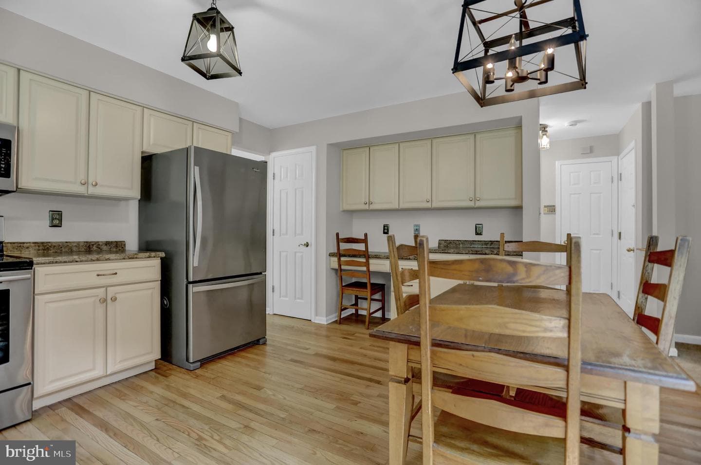 8 Farnham Way photo 11