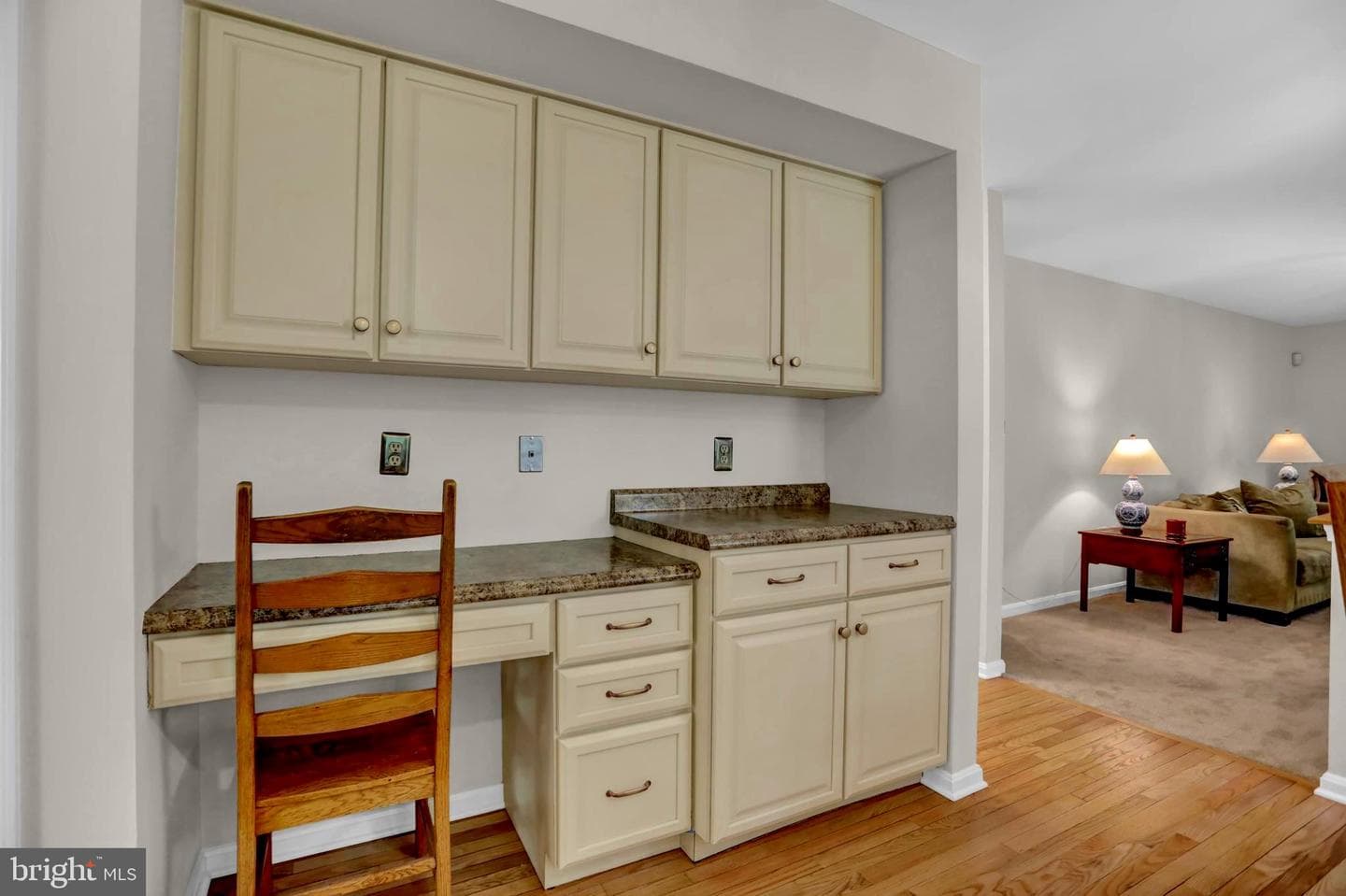 8 Farnham Way photo 12